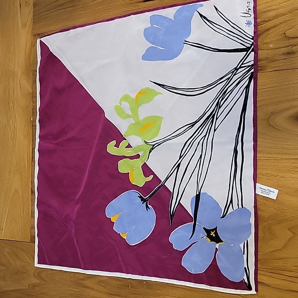 Veresa by Vera 21" x 21" floral scarf